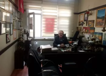 Türkiye'nin En Büyük Gaz Lambası Koleksiyoneri ''Süreyya Özkan''