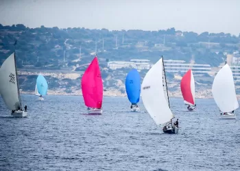 EAYK-Çeşme Marina Kış Trofesi’nde Heyecan Başladı