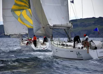 Kusursuz Fırtınada “Trio sınıfı” Geçti