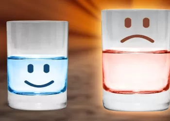 Bardağın Dolu Tarafına Bakarak İyimser Olmak Mı?