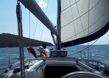 Sivriada'ya (Hayırsızada) Yelken Seyri