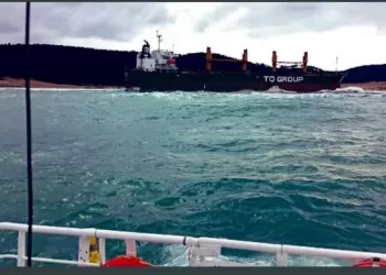 Devasa Kuru Yük Gemisi Kurtarıldı