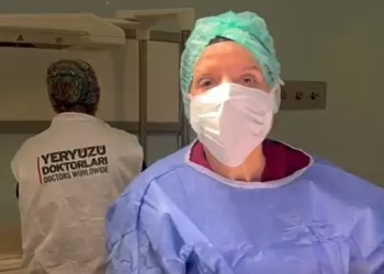 Yeryüzü Doktorları Gönüllüleri Enkaz Çalışmalarında