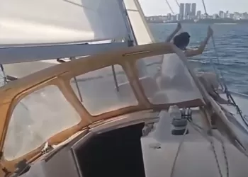 ''Ahgummgum'' yelkenlisi İstanbul - Ataköy önlerinde