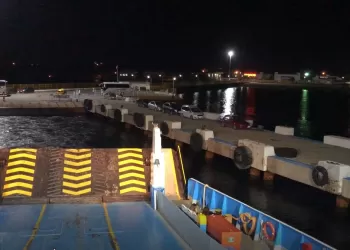 Çanakkale'nin Geyikli İskelesinden Bozcaada'ya Feribot ile Seyir