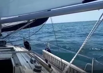 Hayırsız Ada ve Yassı Ada Açıklarında Yelken Seyri