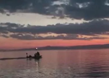 Güzel Bir Koyda Akşam Oluyor