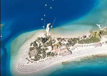 Denizin Üzerinde Kuş Olup Uçmak