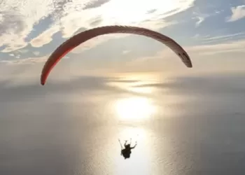 Gökyüzünde Yelken Açmak Bu Olsa Gerek