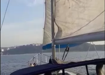 Karadeniz'in Sakin Havasında Yelken ile Seyir