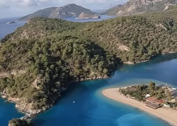 Ölüdeniz'e Doğru Süzülmek