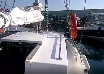 Yelken Aşkında Tekne Büyük de Olabilir, Küçük de...