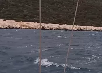 Ufak Yelkenlinin Büyük Fırtına ile İmtihanı