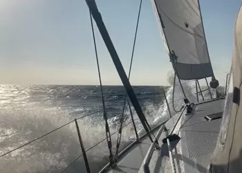 İdalinsailing açık ara farkla önde