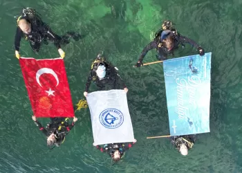 İş Bankası Öncülüğünde Deniz Dip Temizliği