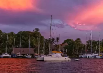 Türkiye’den Uzakta Teknede Yaşayan Türkler - 4. Bölüm