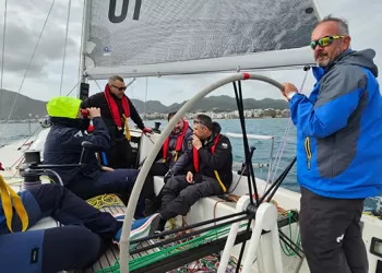 Arora X Yelkenlisinden Mıyc Kış Trofesi