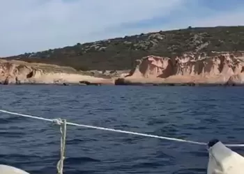 Mitolojide Yer Alan Foça Siren Kayalıkları