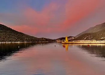 Kaş'tan Yeni Foça'ya Katamaran ile Kış Seyri