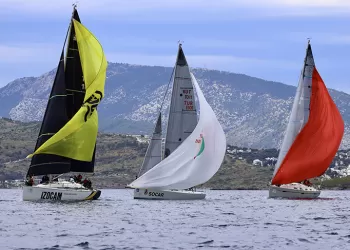 Schüco - Bayk Kış Trofesinde Yelkenler Erol Taşbaşlı Anısına Açıldı