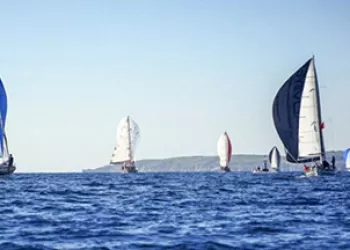 Tirhandil Cup Oktay Tüfek Trofesi hüzün, hafif rüzgar ve neşeyle başladı…