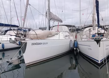 Denize Aşık Bir Aile: Su Üstünde Bir Hayat Hikayesi