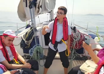 Engellere Yelken Açalım