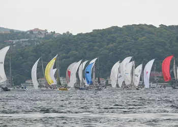 30 Ağustos TAYK BMW Borusan Otomotiv Zafer Kupası Yat Yarışı’nın İstanbul Boğazı Etabı Tamamlandı