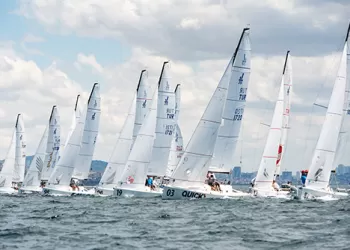 Yelkencilerin Rüzgârla Mücadelesi Başladı