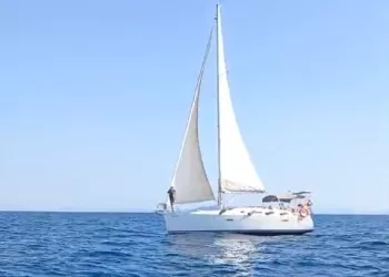 Yolları Açık Denizde Kesişti