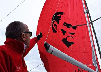 Hem Hukukta Hem Denizlerde Lider, Yelkenci Bir Avukatın İlham Verici Yolculuğu