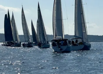 EAYK Çeşme Marina 2025 Kış Trofesi Başladı