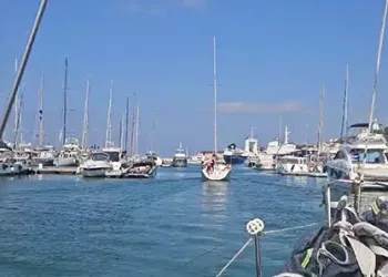 Arora X Yelkenlisi, Eayk Kış Trofesi 3  Ayak Yarışı İçin Marinadan Ayrılıyor