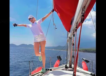 Two Souls in Love with the Sea, One Boat and a Dream: Could It All Come True?