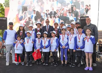 Göksu Park’ta Cumhuriyet Rüzgarı! Genç Yelkenciler 19 Mayıs’ı Coşkuyla Kutladı!