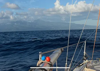 Ve Tahiti'ye Ulaştı