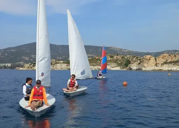 Foça’da Düzenlenen Yelkenli Tekne Eğitmeni Kursu Başarıyla Tamamlandı
