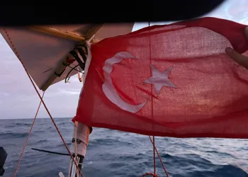 Tonga'nın Vava'u Adası'na Ulaştı