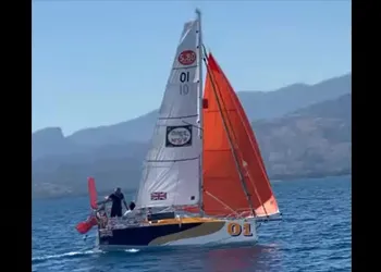 Fiji'de Buluşan Çift, Trekka ile Güzel Günler Geçiriyor