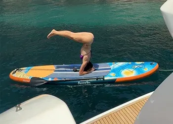 Denizin Üzerinde Zarafet: İdil Gür