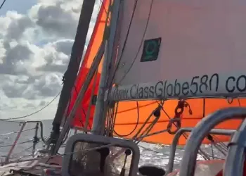 Cocos Keeling Adası'na 1840 Mil