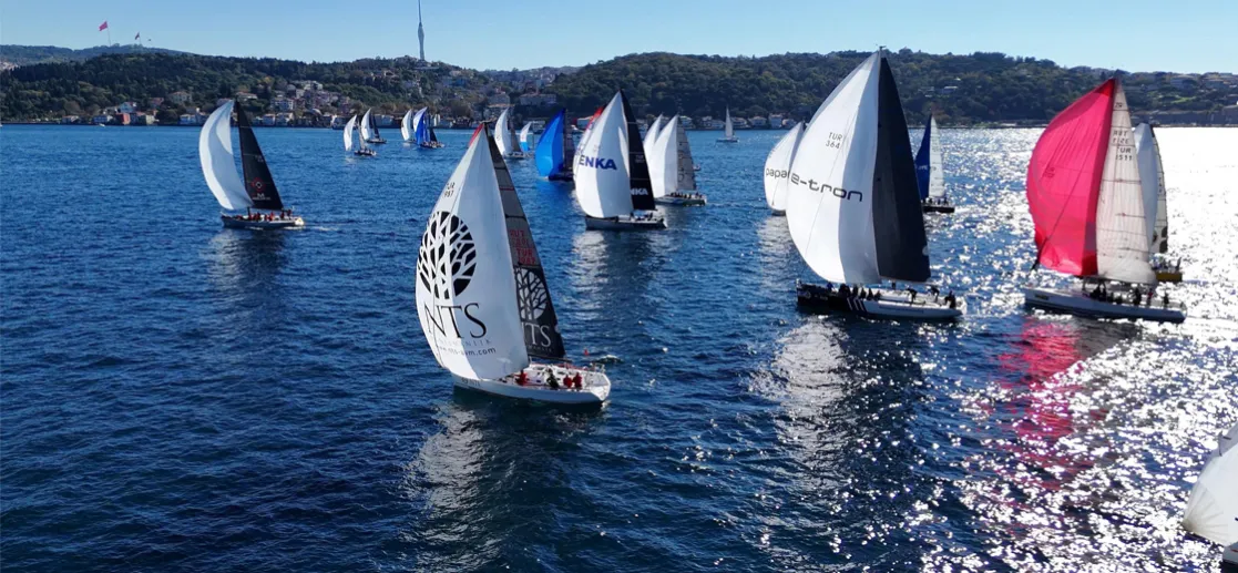 İstanbul Boğazı'nda Cumhuriyet Coşkusu