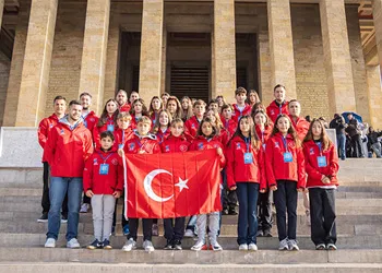 Milli Sporcularımız Atalarını Ziyaret Etti