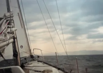 Dar Alanda Geniş Ruhlar: Denizlerde Kıtlığın ve Yalnızlığın Psikolojisi