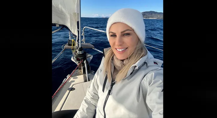 A Storyteller in the wake of the wind: Derya Özel