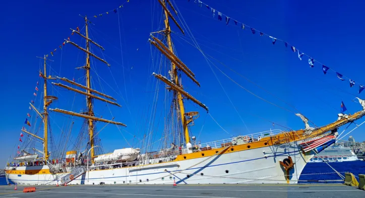 Romanya Deniz Kuvvetleri Okul gemisi "Mircea" İstanbul Limanı'nı Ziyaret Etti
